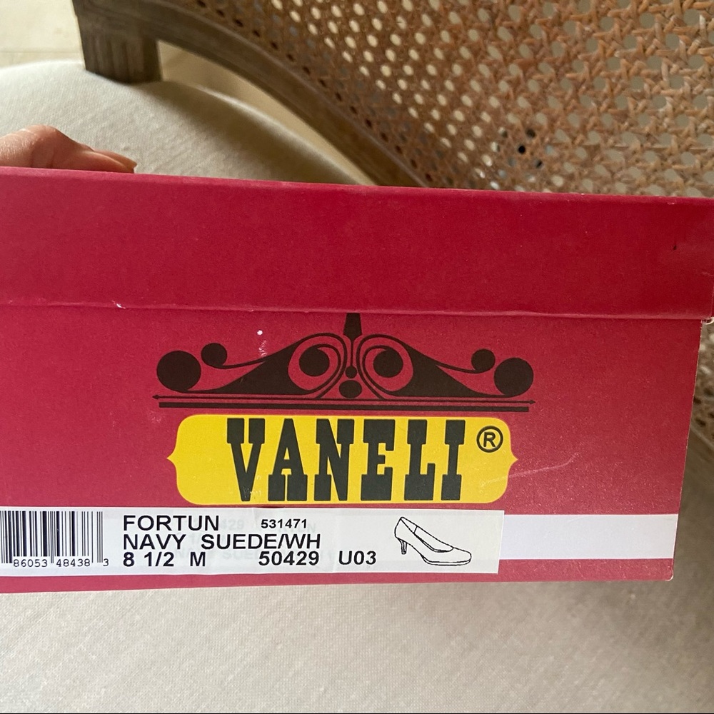 Vaneli Suede & Leather Pumps - 8 ½ M - Picture 6 of 9